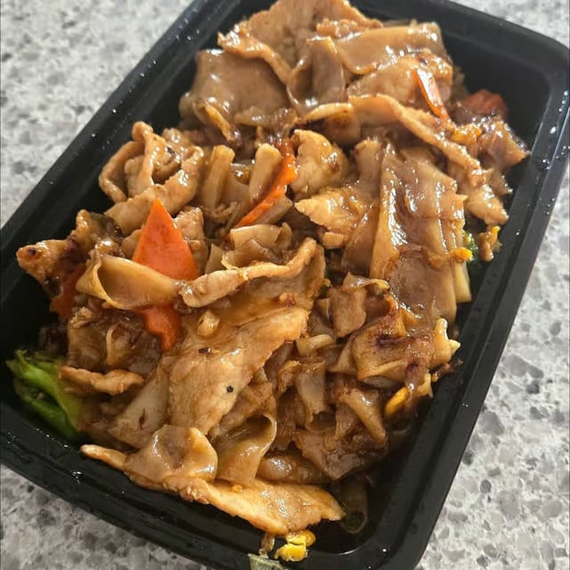 Pad See Ewe.
